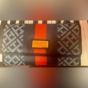 New Tommy Hilfiger Wallet Navy Blue & Red